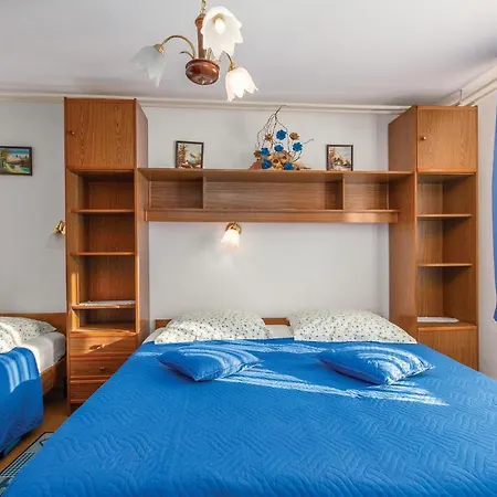 Apartman 1 Bedroom Lovely In *