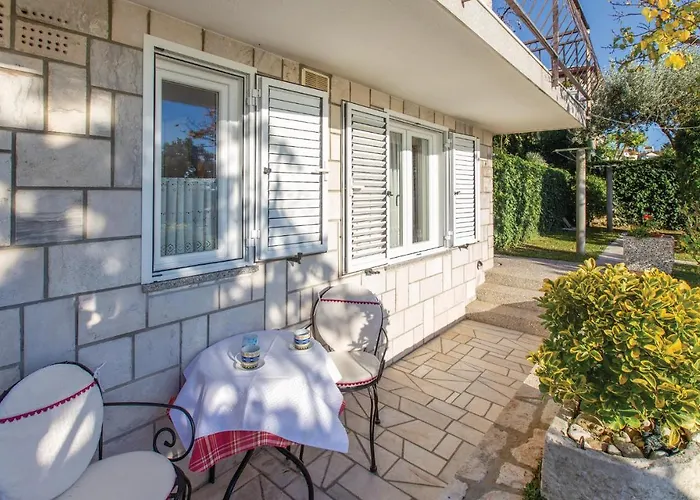 公寓 1 Bedroom Lovely In *